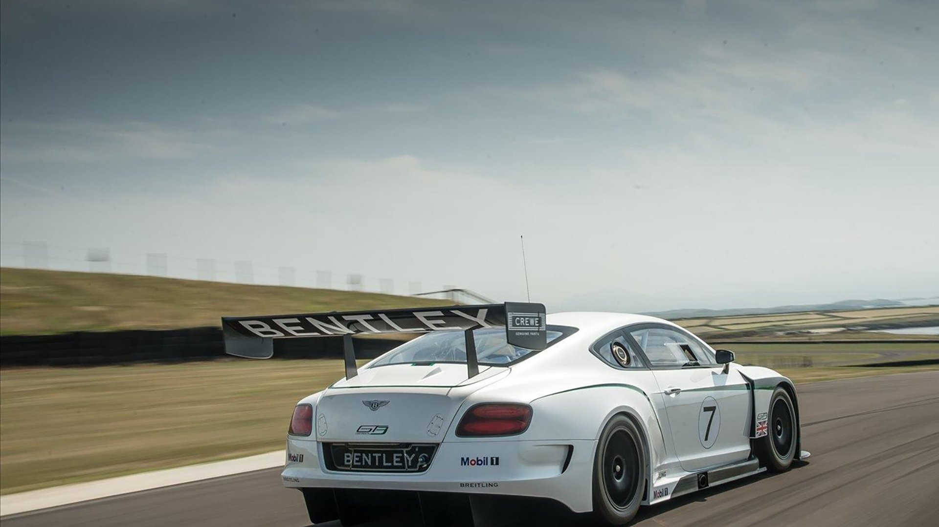 开云下载-【球队战术调整】大都会逆袭背后的策略玄机，大都会联赛攻略